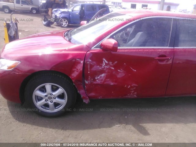 4T4BE46K98R018271 - 2008 TOYOTA CAMRY CE/LE/XLE/SE RED photo 6