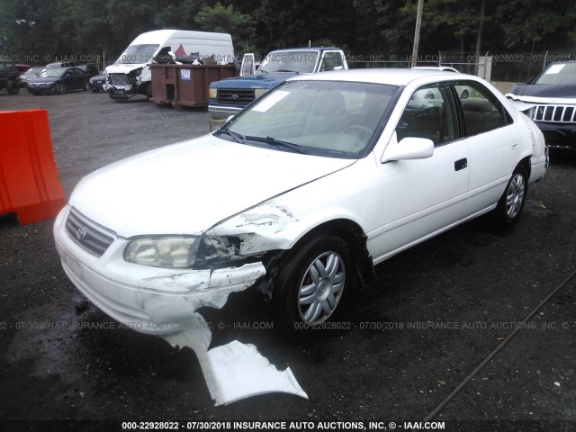 4T1BG22K61U779179 - 2001 TOYOTA CAMRY CE/LE/XLE 白色 照片 2