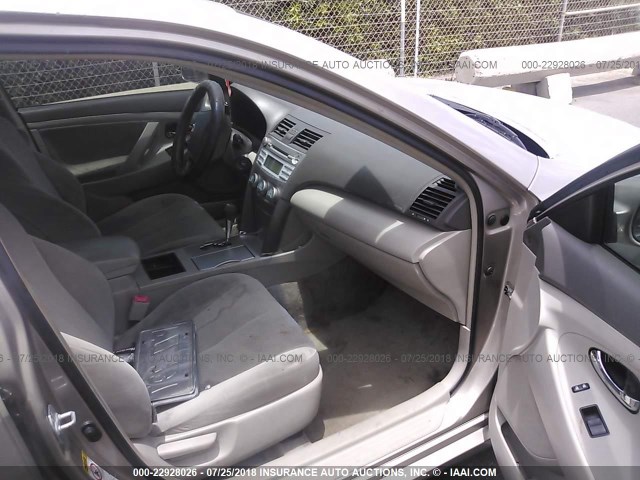 JTNBE46K093189685 - 2009 TOYOTA CAMRY SE/LE/XLE BROWN photo 5
