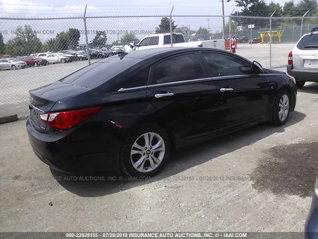 5NPEC4AC3DH550900 - 2013 HYUNDAI SONATA SE/LIMITED BLACK photo 4