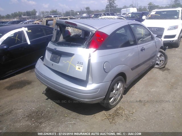 3FAFP31351R239499 - 2001 FORD FOCUS ZX3 GRAY photo 4