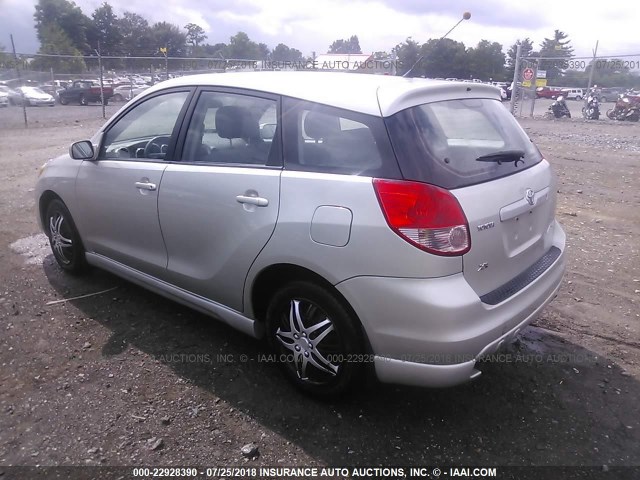 2T1KR32E44C314254 - 2004 TOYOTA COROLLA MATRIX XR SILVER photo 3