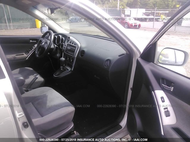 2T1KR32E44C314254 - 2004 TOYOTA COROLLA MATRIX XR SILVER photo 5