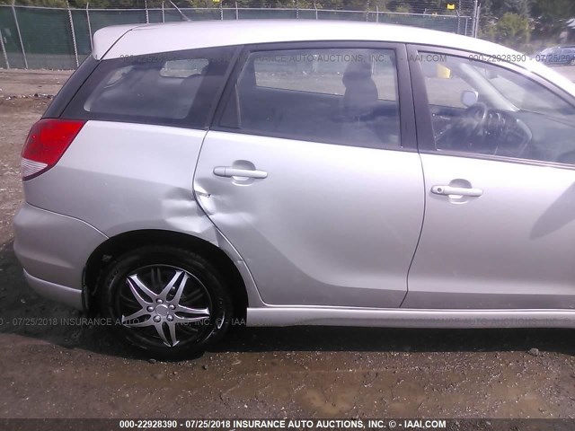 2T1KR32E44C314254 - 2004 TOYOTA COROLLA MATRIX XR SILVER photo 6