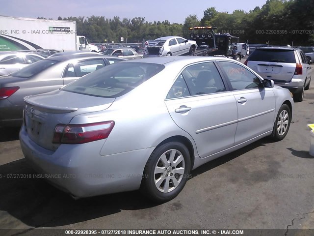 4T1BK46K87U518696 - 2007 TOYOTA CAMRY NEW GENERAT LE/XLE/SE SILVER photo 4