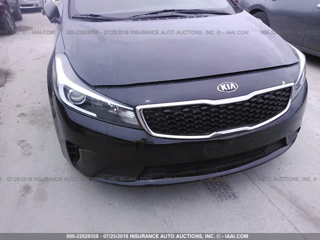 3KPFL4A78HE007012 - 2017 KIA FORTE LX/S BLACK photo 6