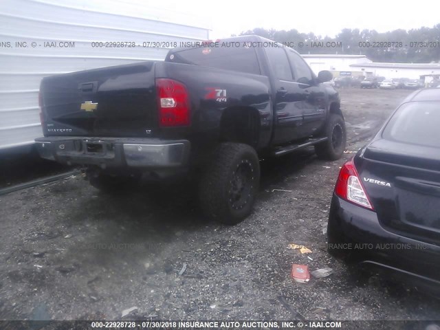 3GCPKSE2XBG171691 - 2011 CHEVROLET SILVERADO K1500 LT BLACK photo 4