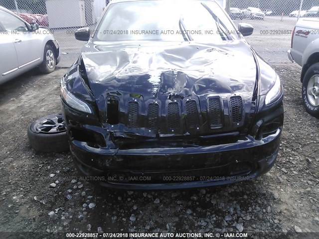 1C4PJMCB5JD555570 - 2018 JEEP CHEROKEE LATITUDE Czarny zdjęcie 6