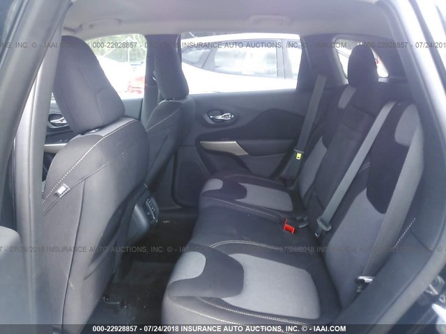 1C4PJMCB5JD555570 - 2018 JEEP CHEROKEE LATITUDE Czarny zdjęcie 8