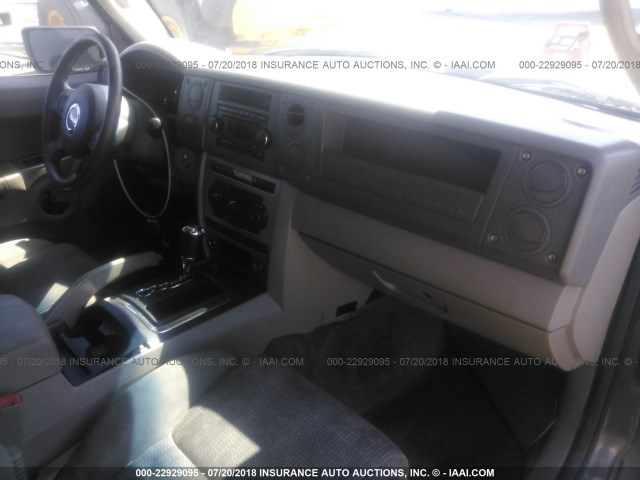 1J8HG48K66C271656 - 2006 JEEP COMMANDER BROWN photo 5