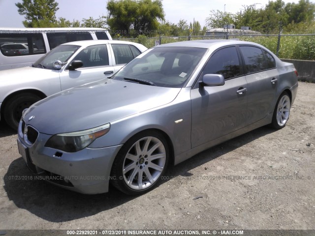 WBANB335X5B116338 - 2005 BMW 545 I GRAY photo 2