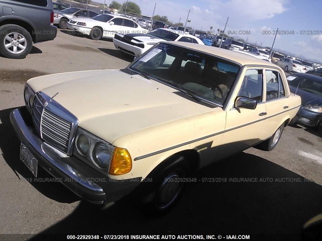 WDBAB23A2DB407468 - 1983 MERCEDES-BENZ 240 D YELLOW photo 2