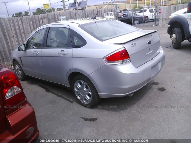 1FAHP35N28W171030 - 2008 FORD FOCUS SE/SEL/SES SILVER photo 3