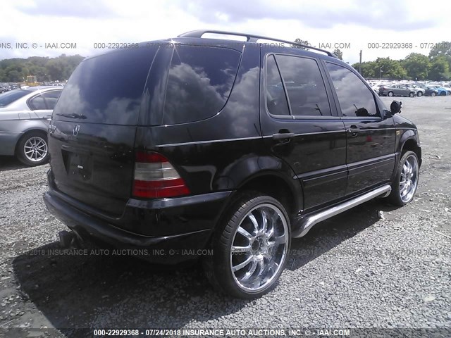 4JGAB72E7XA064780 - 1999 MERCEDES-BENZ ML 430 BLACK photo 4