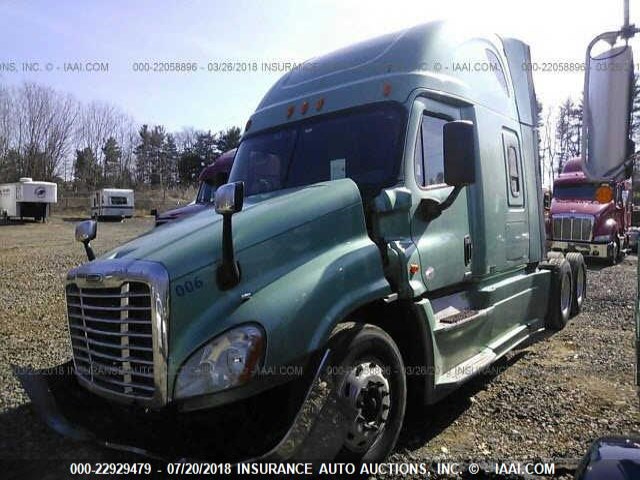 3AKJGLD59ESFU6499 - 2014 FREIGHTLINER CASCADIA 125  GREEN photo 2