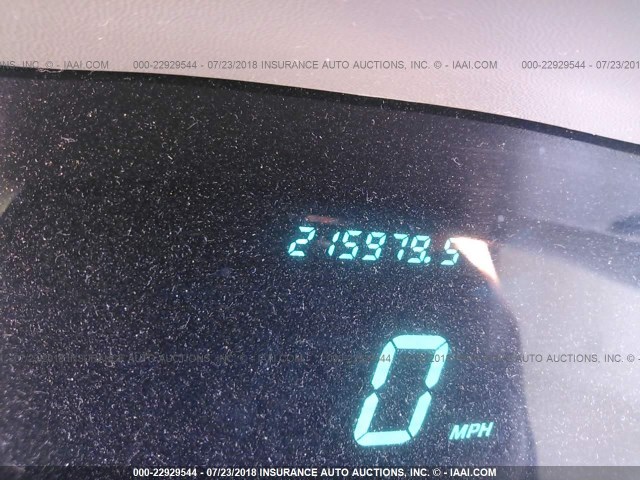 1LNLM81W3VY620302 - 1997 LINCOLN TOWN CAR EXECUTIVE GREEN photo 7