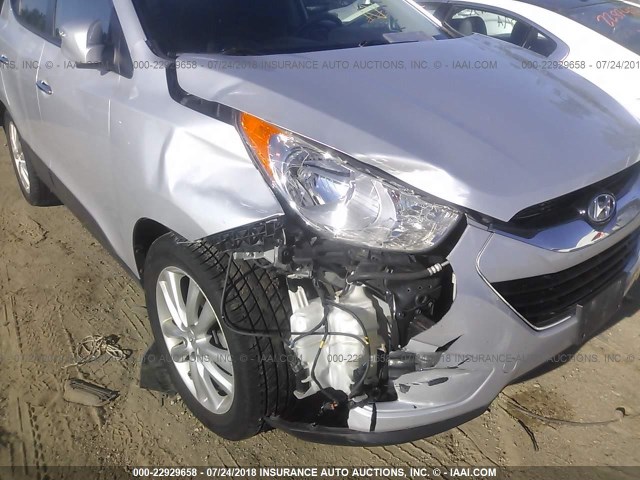 KM8JUCAC6CU381669 - 2012 HYUNDAI TUCSON SILVER photo 6