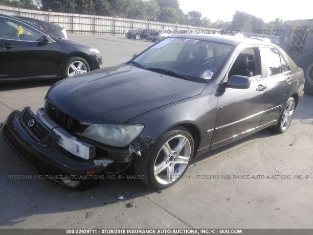 JTHBD192520044956 - 2002 LEXUS IS 300 BLACK photo 2