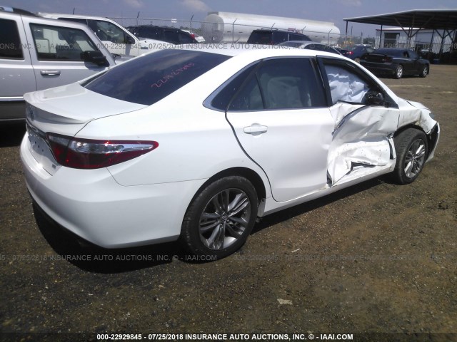 4T1BF1FK0FU914400 - 2015 TOYOTA CAMRY LE/XLE/SE/XSE WHITE photo 4