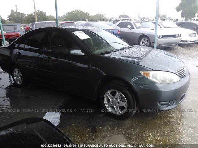 4T1BE32K65U413806 - 2005 TOYOTA CAMRY LE/XLE/SE Yaşıl foto 1