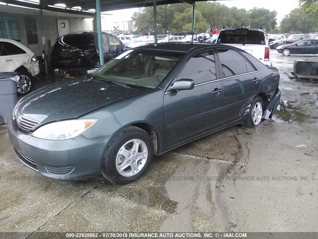 4T1BE32K65U413806 - 2005 TOYOTA CAMRY LE/XLE/SE Yaşıl foto 2