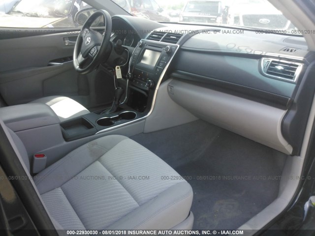 4T4BF1FK2GR530741 - 2016 TOYOTA CAMRY LE/XLE/SE/XSE BLACK photo 5