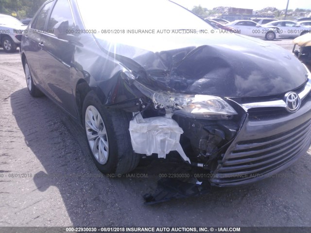 4T4BF1FK2GR530741 - 2016 TOYOTA CAMRY LE/XLE/SE/XSE BLACK photo 6