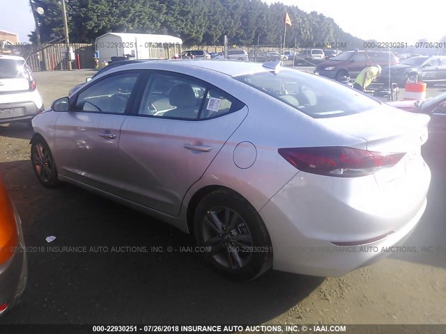 5NPD84LF4JH358286 - 2018 HYUNDAI ELANTRA SEL/VALUE/LIMITED SILVER photo 3