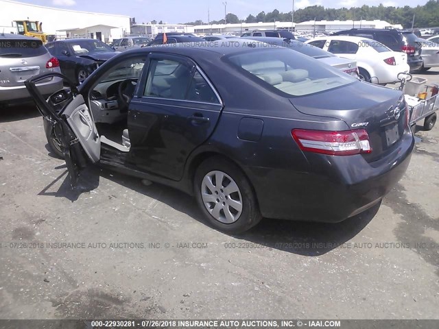 4T1BF3EK3BU117906 - 2011 TOYOTA CAMRY SE/LE/XLE ნაცრისფერი ფოტო 3