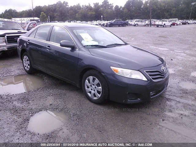 4T1BF3EK4BU134066 - 2011 TOYOTA CAMRY SE/LE/XLE ნაცრისფერი ფოტო 1