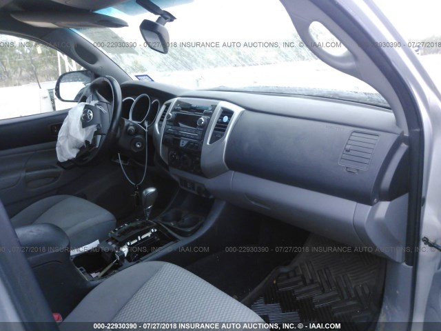 5TFJU4GN6CX028723 - 2012 TOYOTA TACOMA DOUBLE CAB PRERUNNER SILVER photo 5