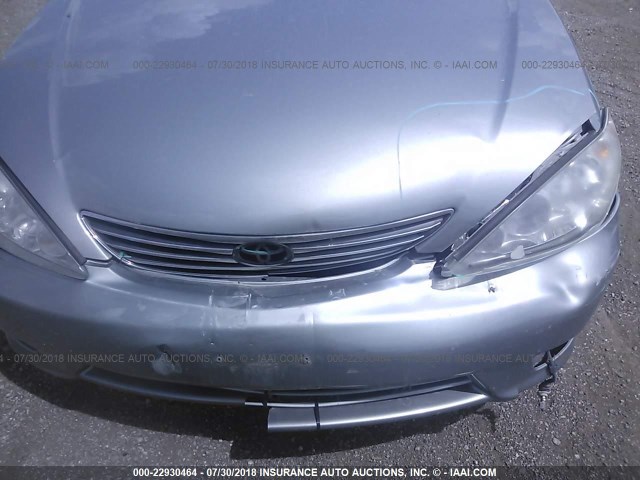 4T1BF30K05U610048 - 2005 TOYOTA CAMRY LE/XLE/SE Күміс фото 6