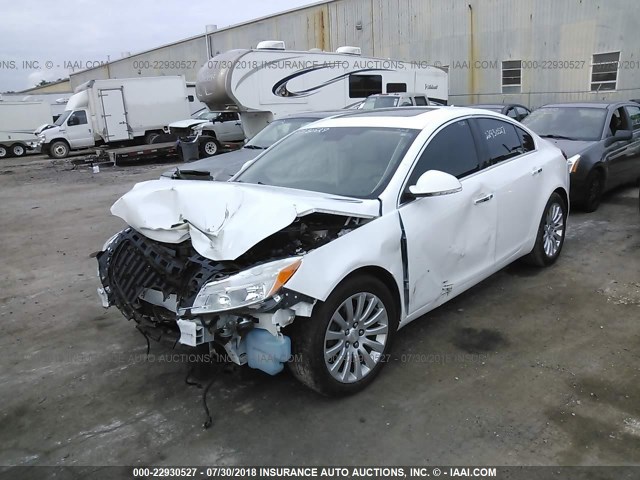 2G4GS5EK4C9137108 - 2012 BUICK REGAL PREMIUM WHITE photo 2