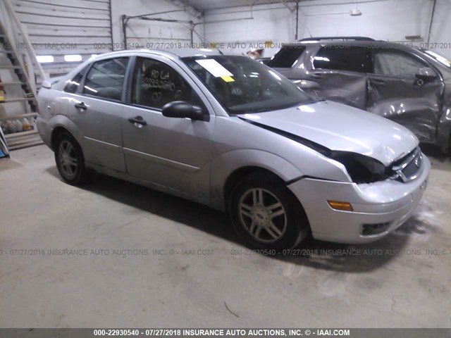 1FAHP34N17W356380 - 2007 FORD FOCUS ZX4/S/SE/SES SILVER photo 1