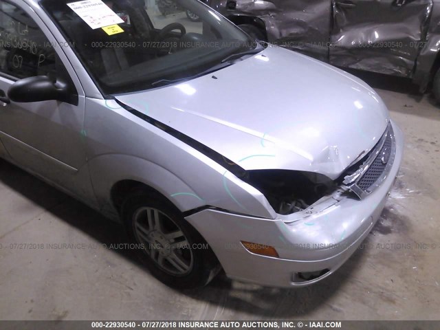 1FAHP34N17W356380 - 2007 FORD FOCUS ZX4/S/SE/SES SILVER photo 6