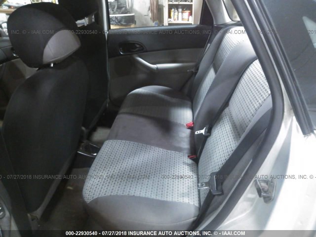1FAHP34N17W356380 - 2007 FORD FOCUS ZX4/S/SE/SES 银色 照片 8