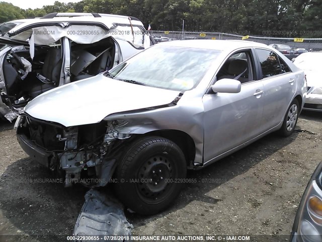 4T1BK3EK8AU103980 - 2010 TOYOTA CAMRY SE/LE/XLE SILVER photo 2