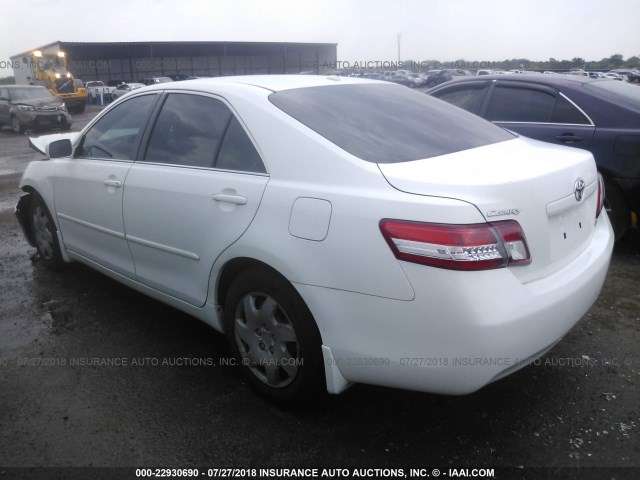 4T4BF3EK7AR070285 - 2010 TOYOTA CAMRY SE/LE/XLE თეთრი ფოტო 3