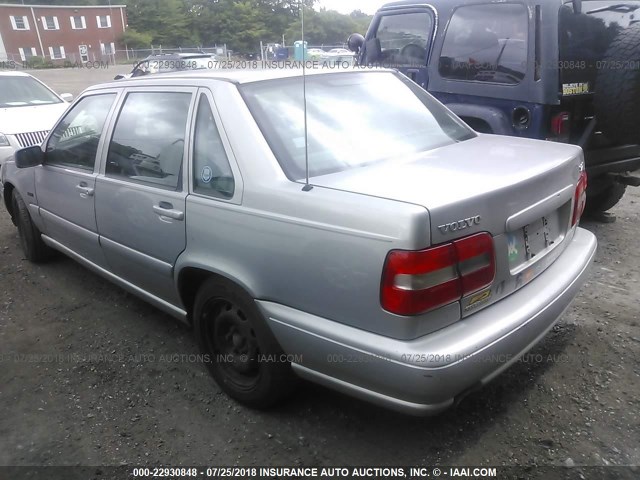 YV1LS5546W1433402 - 1998 VOLVO S70 SILVER photo 3