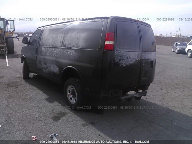 1GCGG25K391136534 - 2009 CHEVROLET EXPRESS G2500  BLACK photo 3