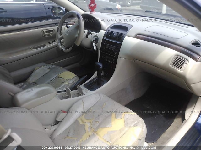 2T1CF28P61C532577 - 2001 TOYOTA CAMRY SOLARA SE/SLE ლურჯი ფოტო 5