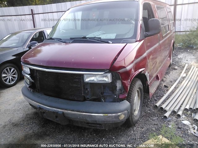 1GBFG15W8W1017161 - 1998 CHEVROLET EXPRESS G1500  RED photo 2