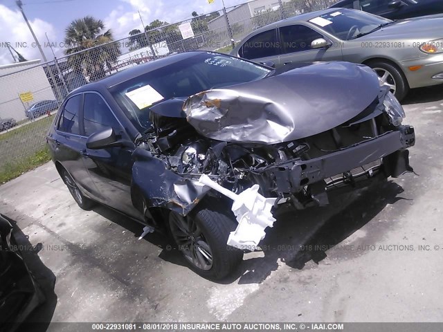 4T1BF1FK9GU602190 - 2016 TOYOTA CAMRY LE/XLE/SE/XSE GRAY photo 1