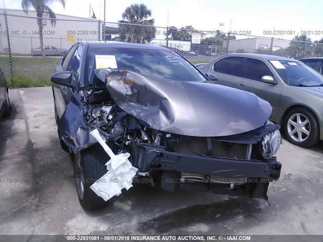 4T1BF1FK9GU602190 - 2016 TOYOTA CAMRY LE/XLE/SE/XSE GRAY photo 6