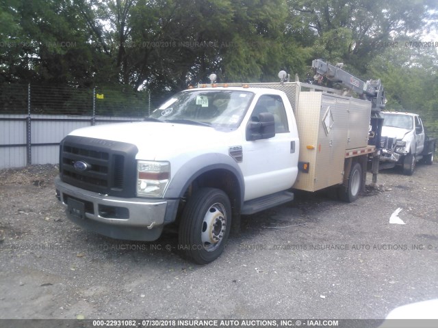 1FDAF56R29EB29200 - 2009 FORD F550 SUPER DUTY WHITE photo 2