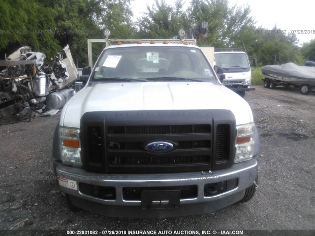 1FDAF56R29EB29200 - 2009 FORD F550 SUPER DUTY WHITE photo 6