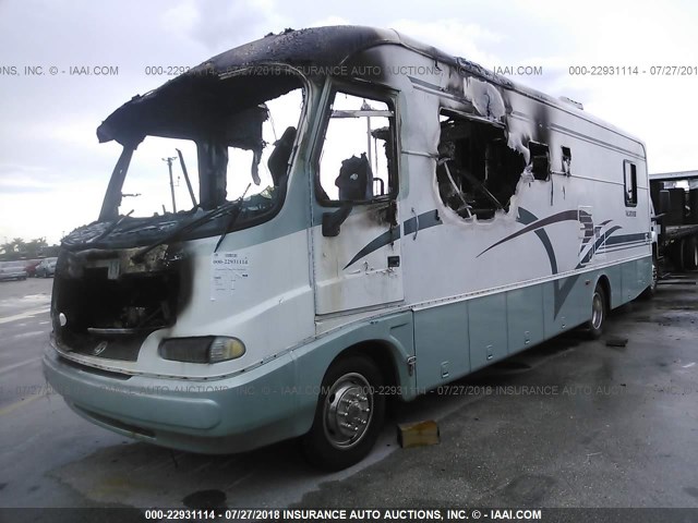 1FCNF53S1Y0A01250 - 2000 HOLIDAY RAMBLER F550  WHITE photo 2