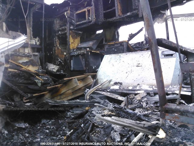 1FCNF53S1Y0A01250 - 2000 HOLIDAY RAMBLER F550  WHITE photo 8