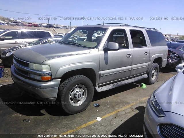 3GNGK26G82G185882 - 2002 CHEVROLET SUBURBAN K2500 TAN photo 2