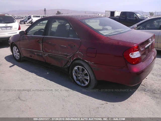 JTDBE32K430240201 - 2003 TOYOTA CAMRY LE/XLE RED photo 3